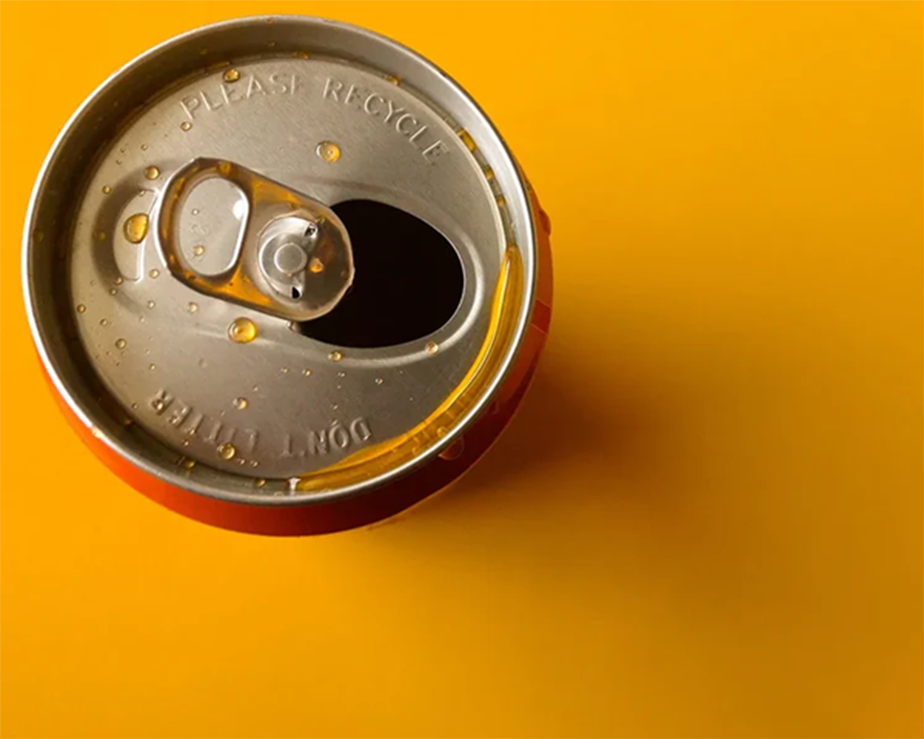 The Hidden Dangers of Drinking Directly from Cans: What Science Says