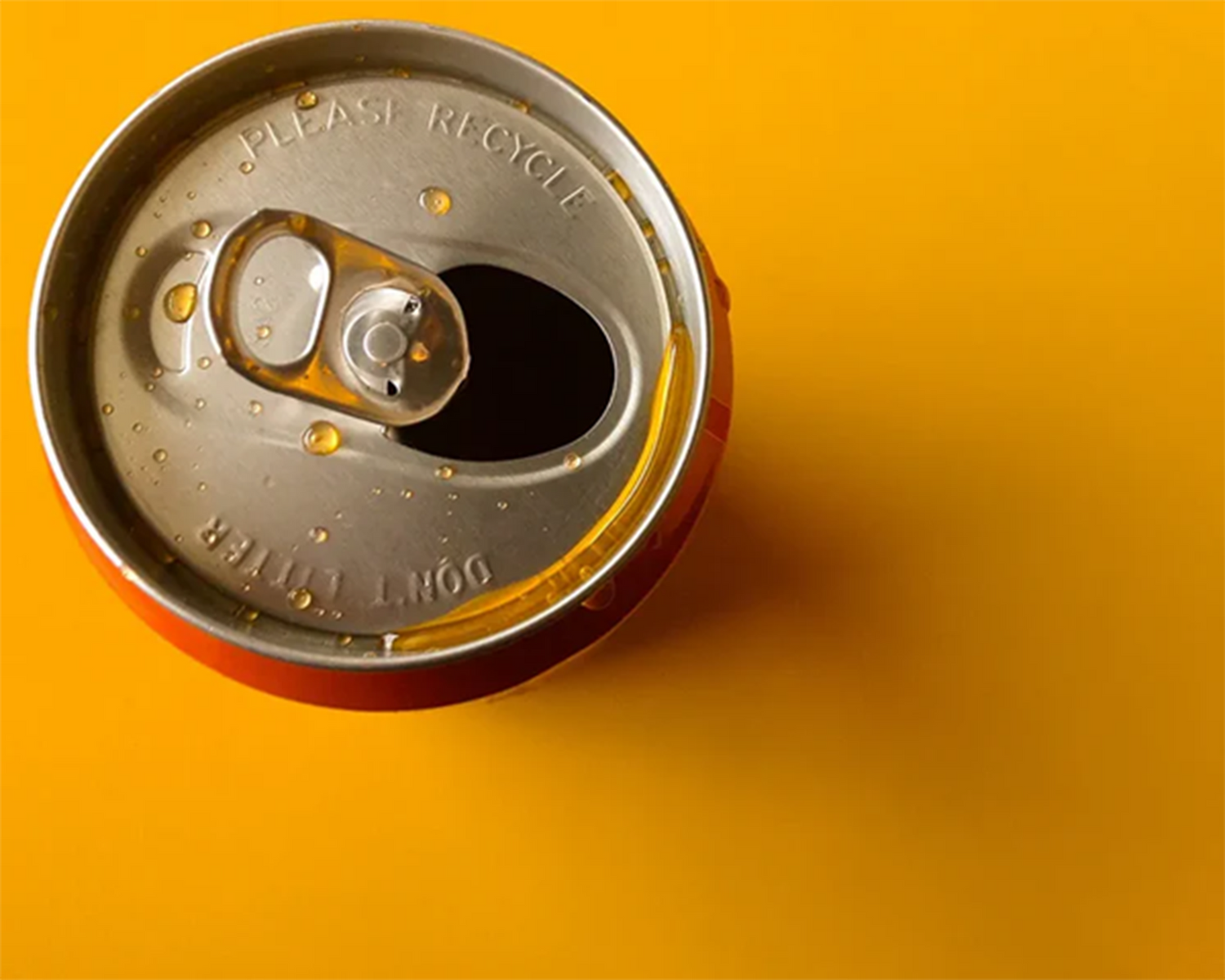The Hidden Dangers of Drinking Directly from Cans: What Science Says